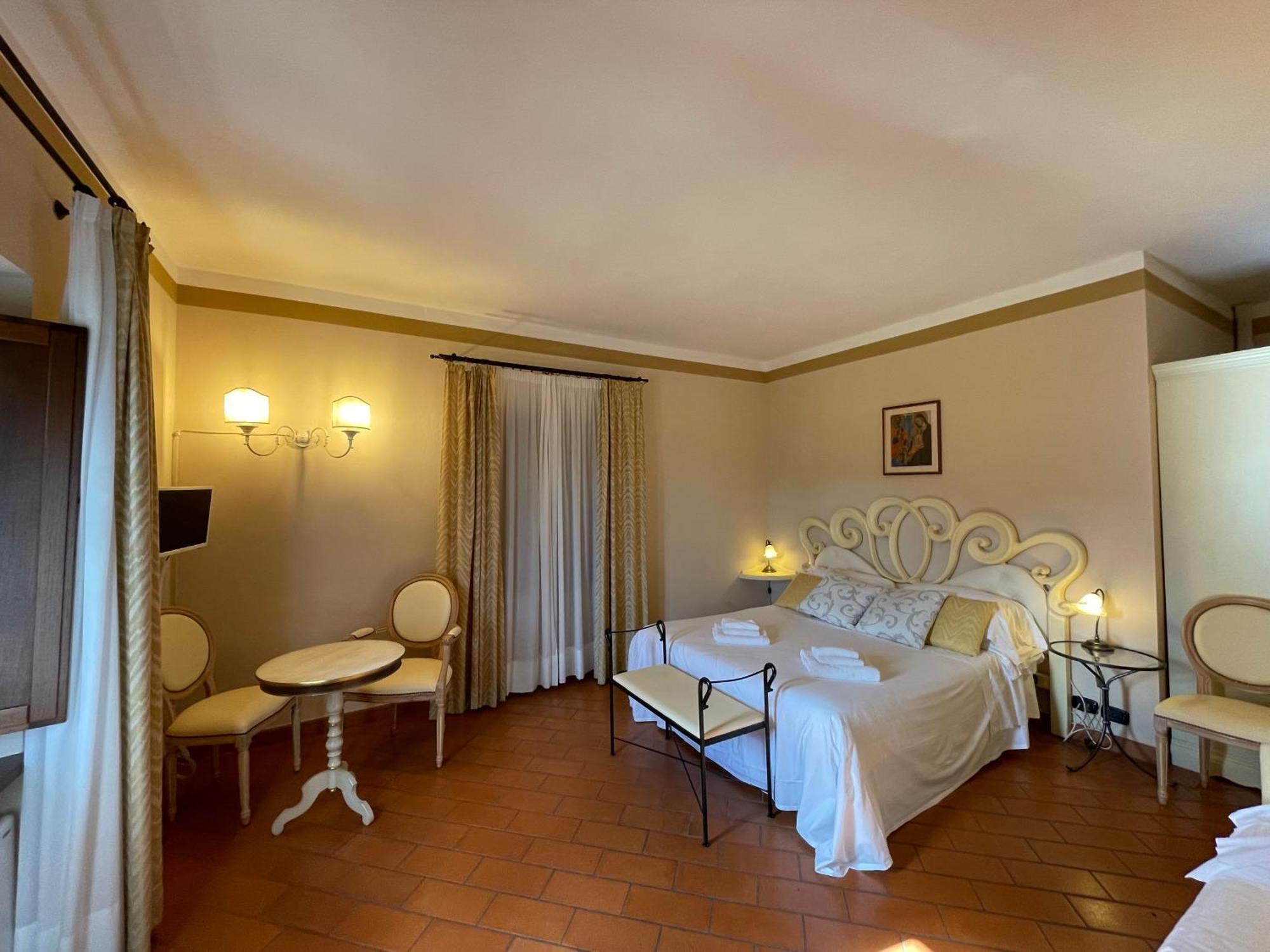 Il Colombaio Winery & Rooms Monteriggioni Exteriör bild