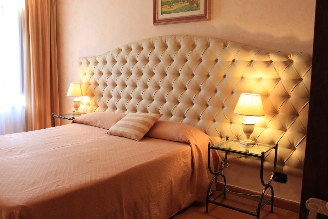 Il Colombaio Winery & Rooms Monteriggioni Exteriör bild